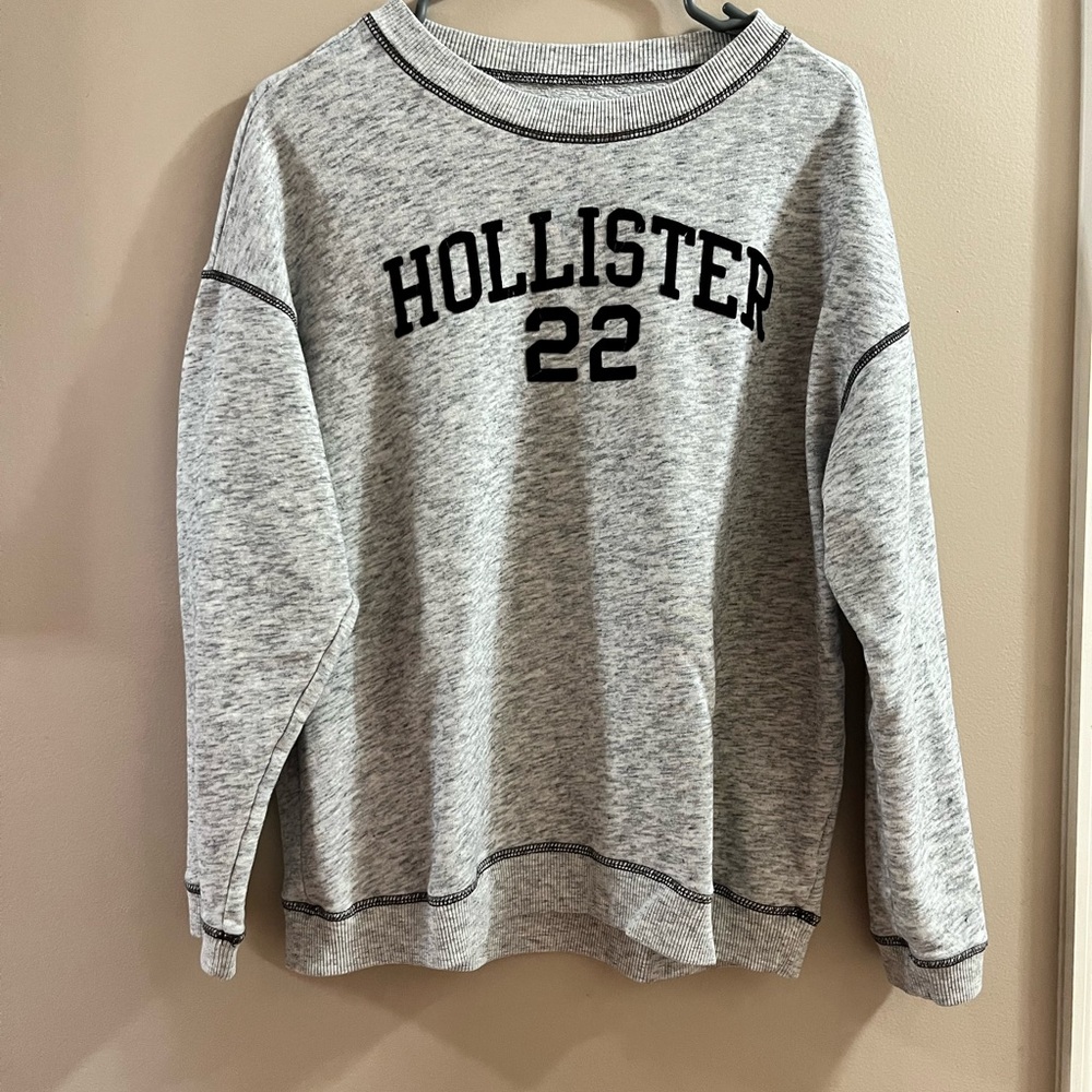 Hollister Men’s Heather Gray Crewneck Sweatshirt Size Small
